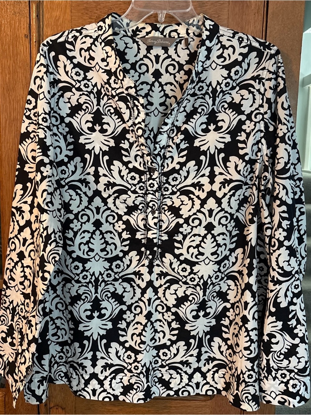 Tommy Bahama Black and White Damask Long Sleeve V-Neck Top